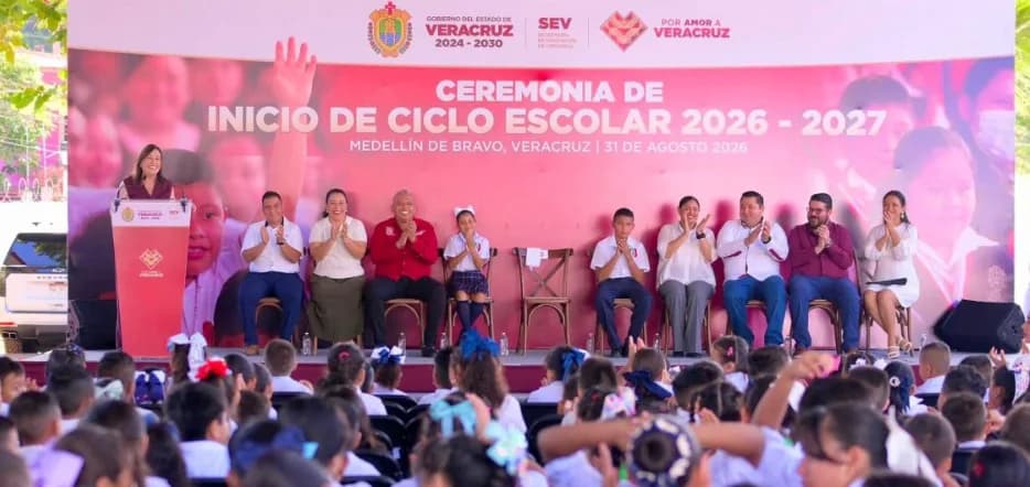 Veracruz inicia ciclo escolar con más de dos millones de estudiantes.