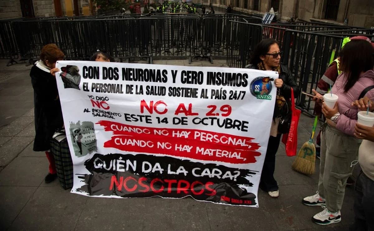 IMSS y sindicato acuerdan aumento salarial de 8%; trabajadores inconformes mantienen protestas