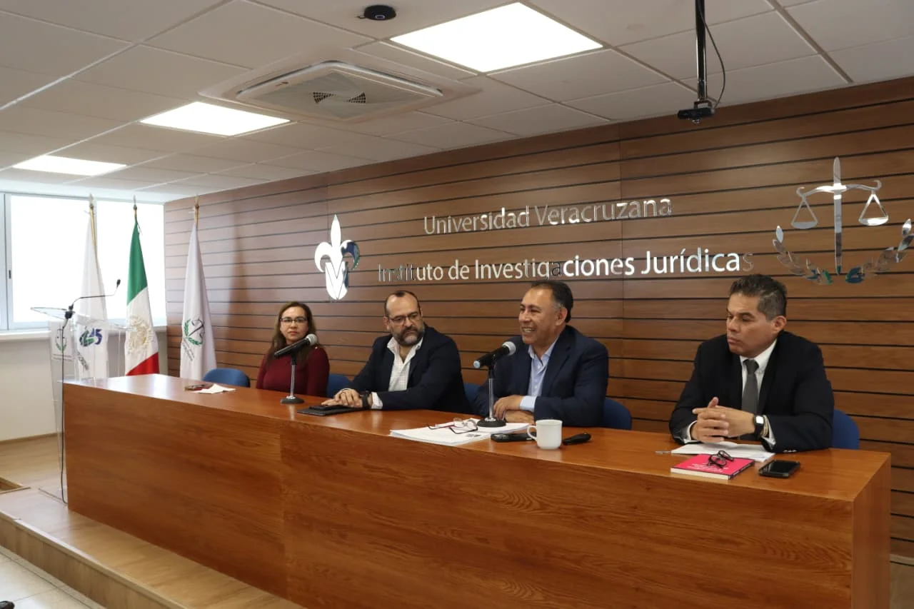 UV reúne a notarios para analizar testamentos y sucesiones bajo el nuevo Código Nacional